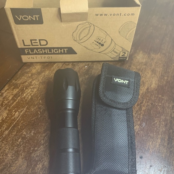 2 Vont LED Flash Light - Picture 3 of 4